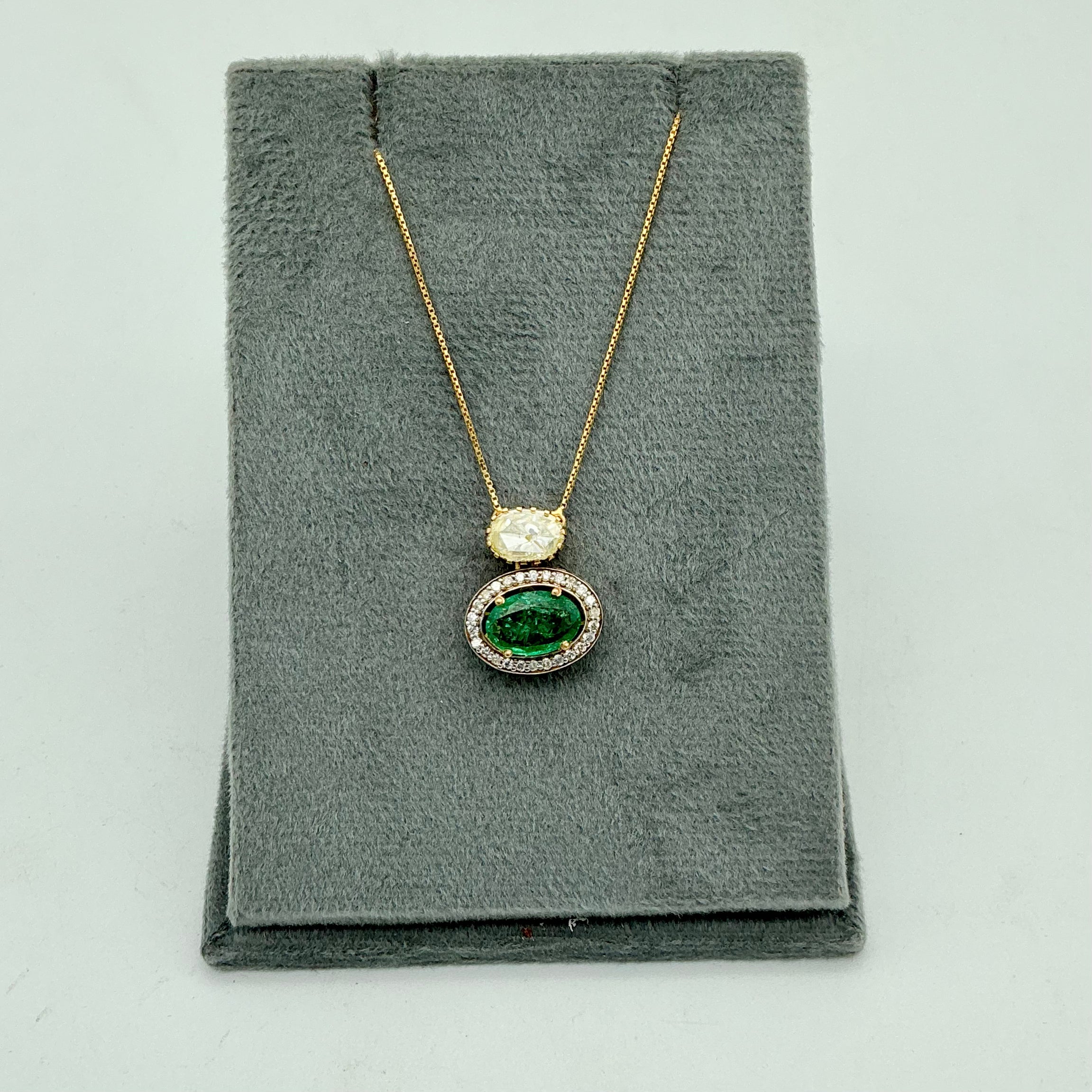 Precious Emerald And Diamond 18k Solid Yellow Gold Handmade Chain Pendant