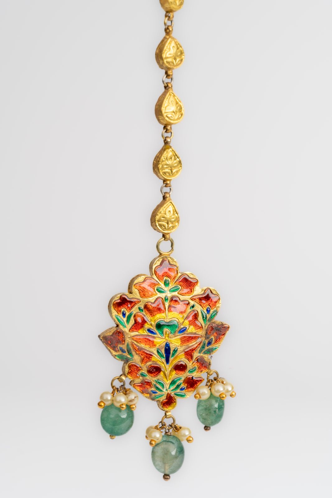 New Arrival Polki Diamond And Emerald Yellow Gold Handmade Forehead Pendant Jewelry