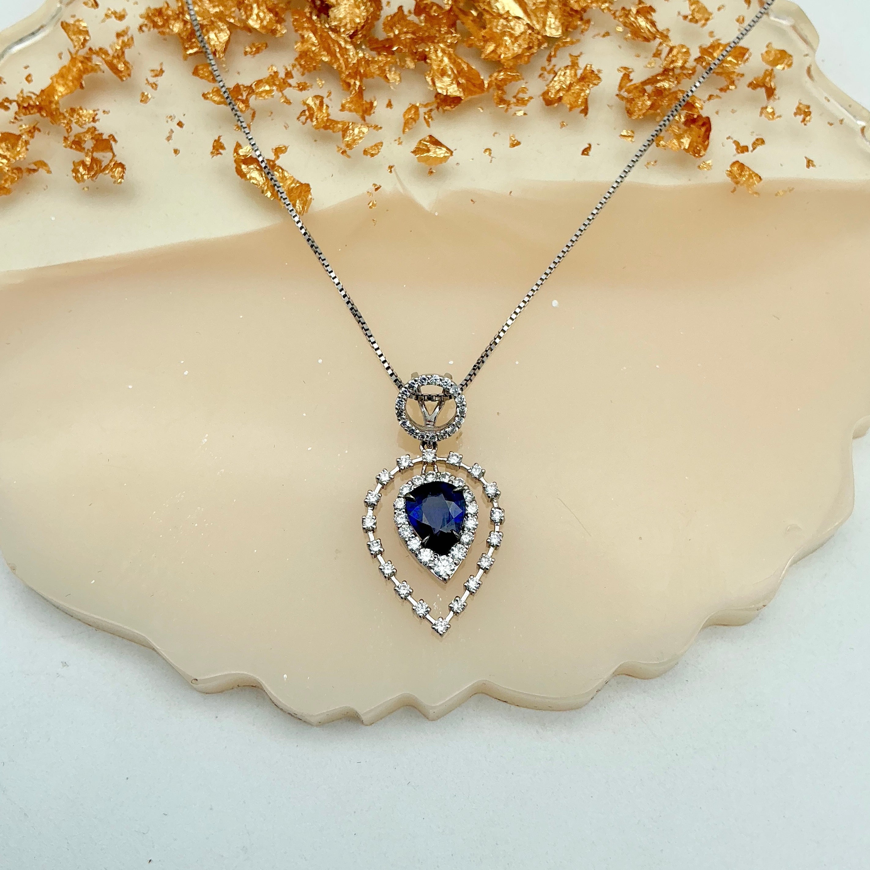 New Arrival Blue Sapphire And Diamond 18k White Gold Pendant Necklace