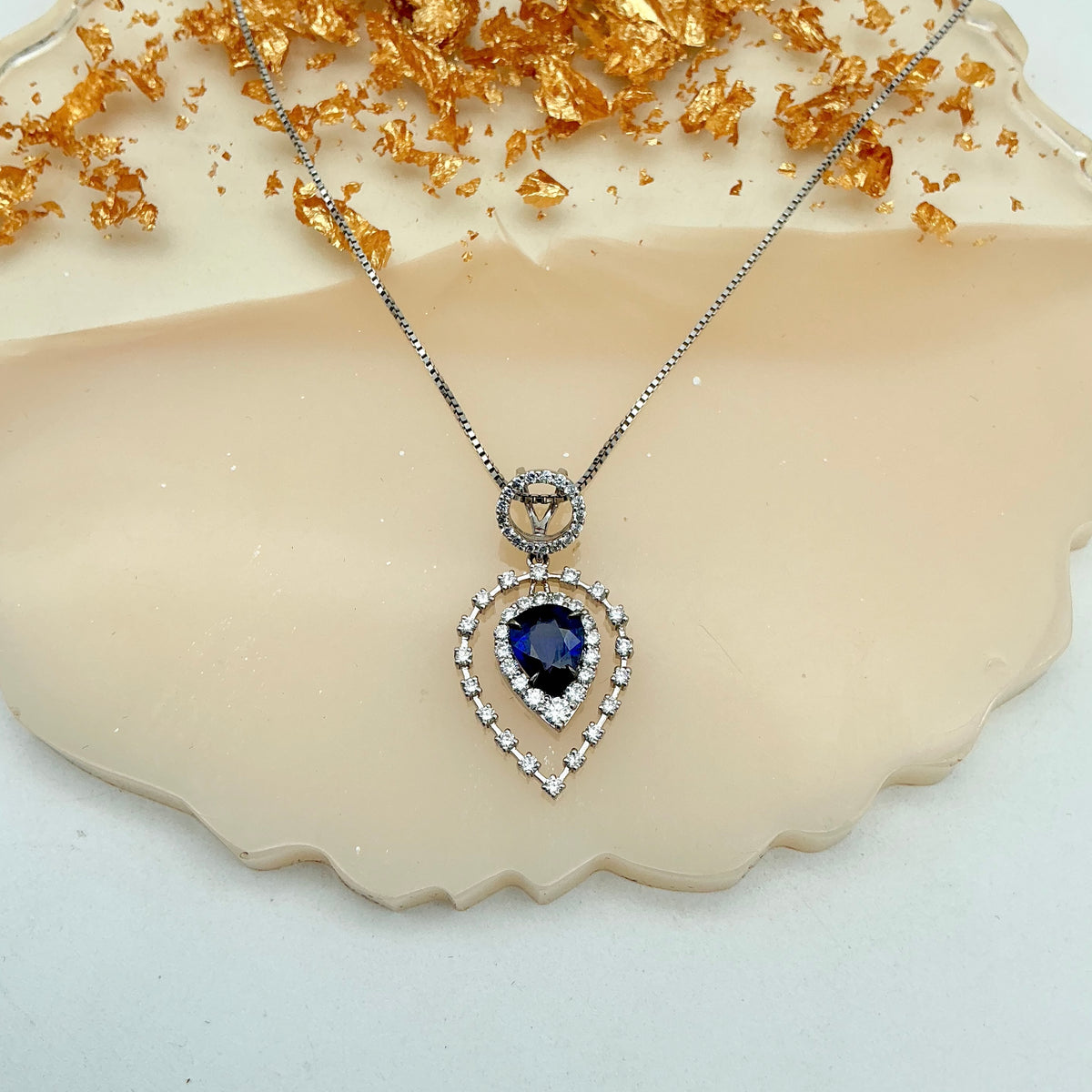 New Arrival Blue Sapphire And Diamond 18k White Gold Pendant Necklace