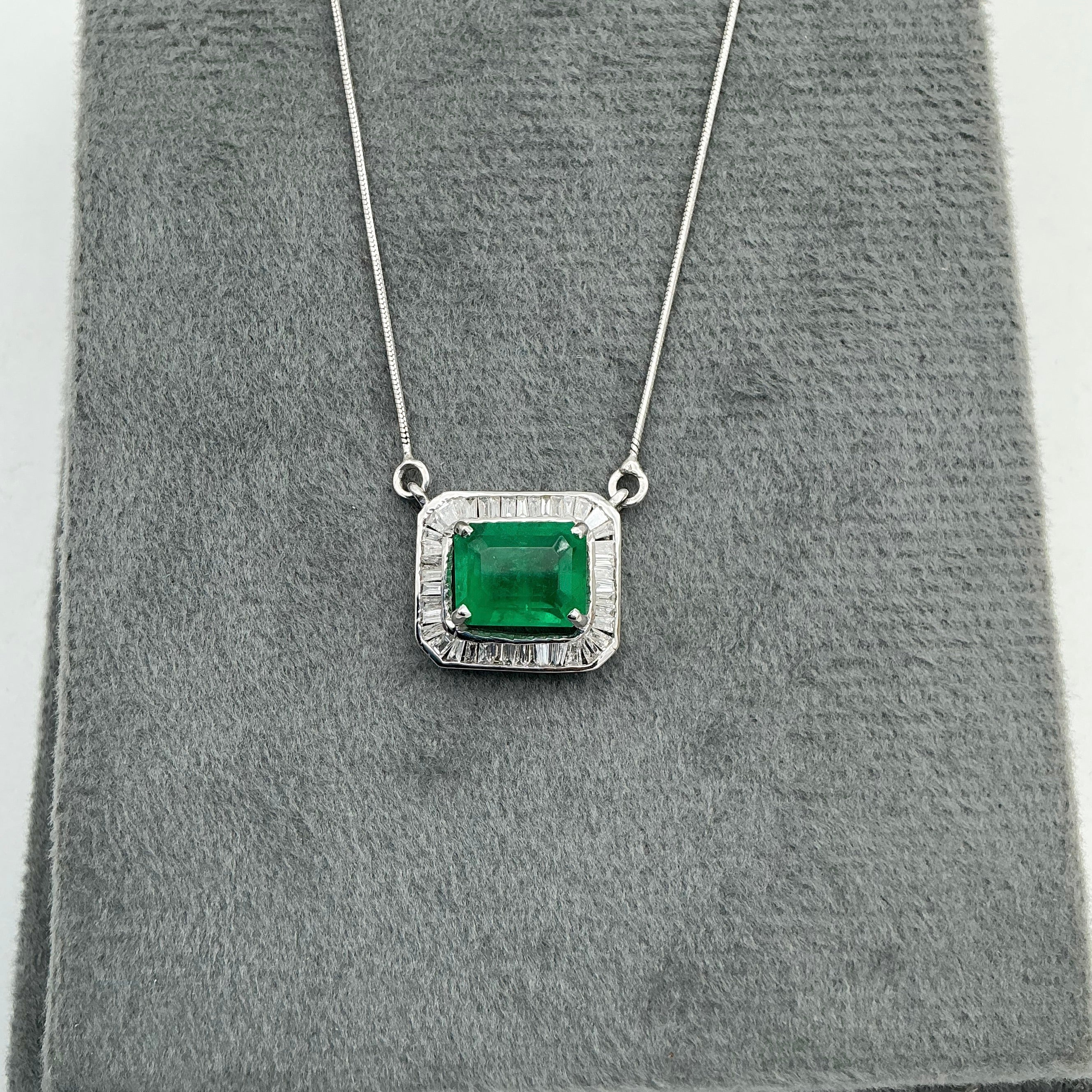 Precious Emerald And Diamond 14k White Gold Chain Pendant Jewelry